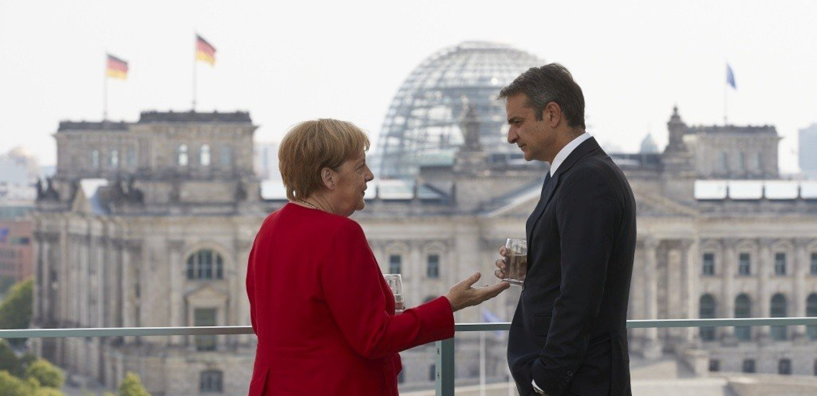 Ενημέρωσε Μέρκελ, Μακρόν και Μισέλ για το προσφυγικό ο Μητσοτάκης