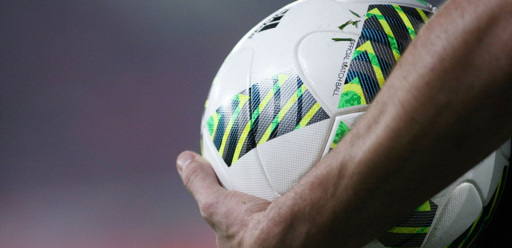 Σοκ στην Κολομβία: Ποδοσφαιριστής τραυματίστηκε από μαχαίρι την ώρα που εκτελούσε πέναλτι (βίντεο)