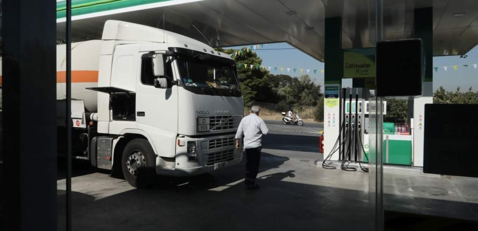 Η ΠΟΠΕΚ αντιδρά στο κυβερνητικό πλαφόν στο περιθώριο κέρδους των πρατηρίων καυσίμων