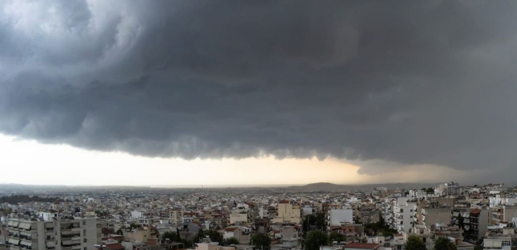 Μείωση τουλάχιστον 50% στις αντικειμενικές τιμές των διαμερισμάτων ζητάει ο δήμος Αθηναίων