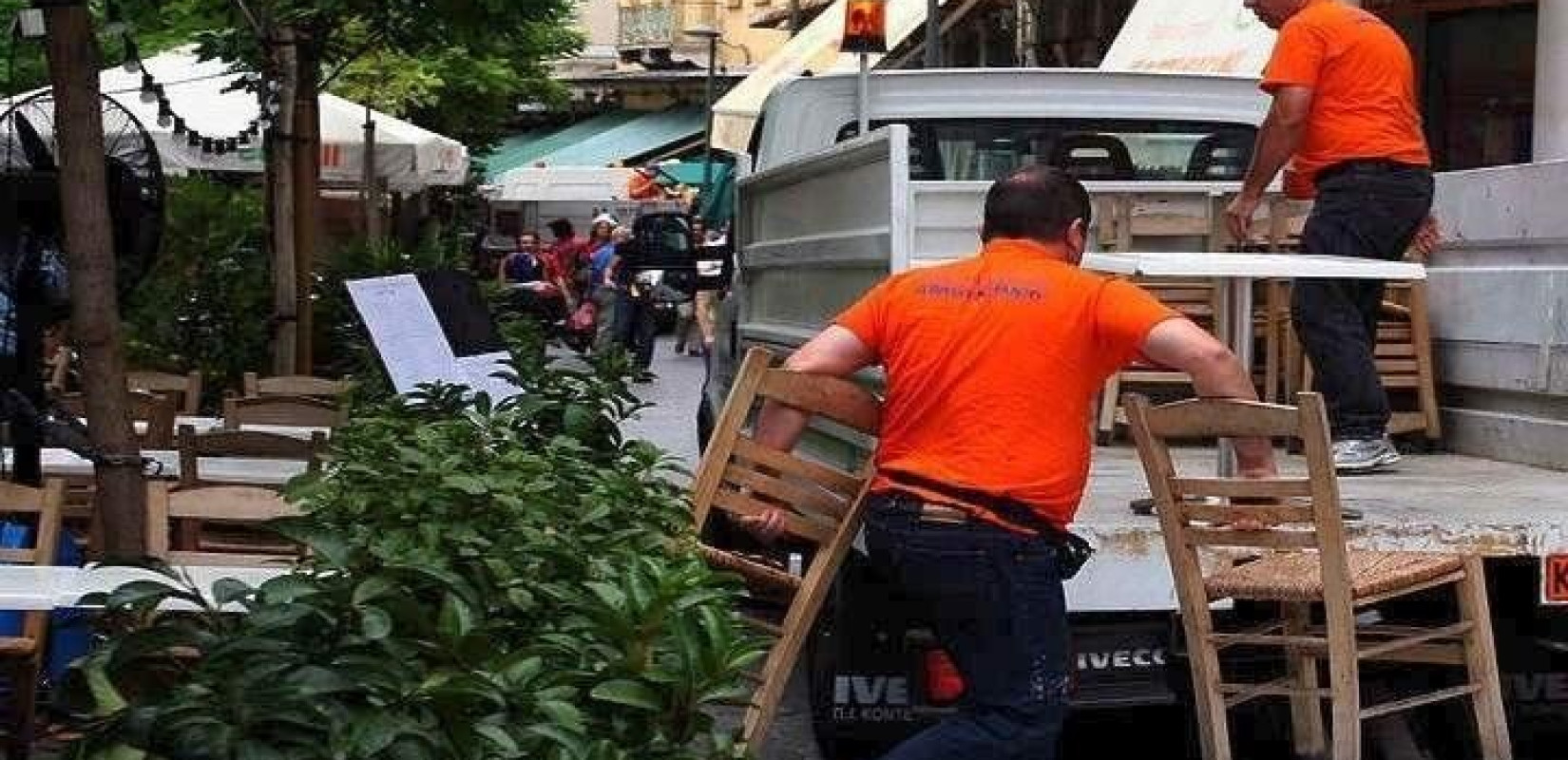 Θεσσαλονίκη: "Σκούπα" για τραπεζοκαθίσματα σε Αγίας Θεοδώρας και Αγίου Μηνά