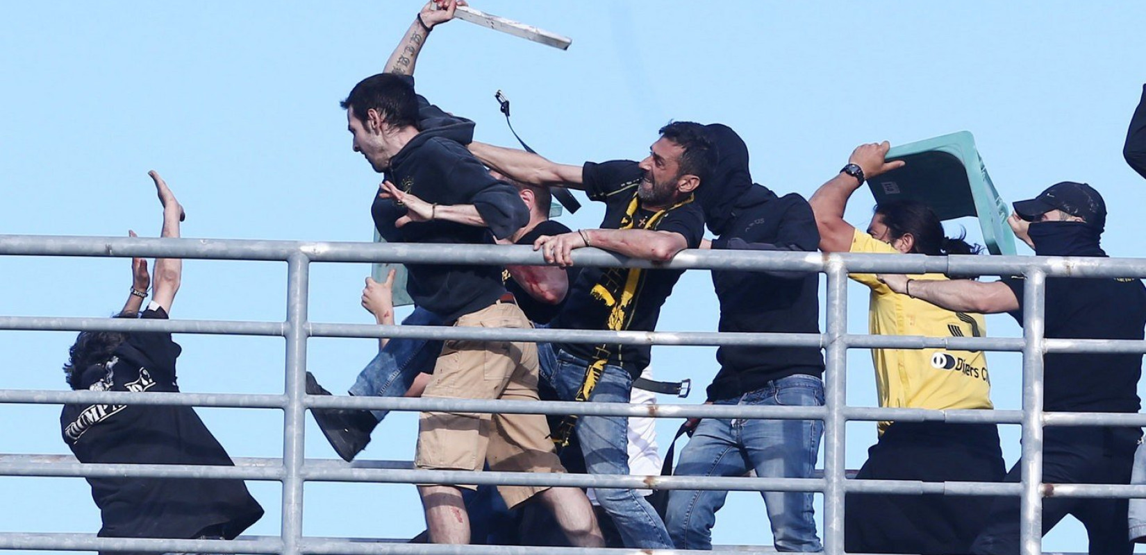 Σύνδεσμοι οπαδών: Πόσοι λειτουργούν νόμιμα, ποια δικαιολογητικά απαιτούνται και γιατί οι ΠΑΕ είναι συνυπεύθυνες για τα φαινόμενα βίας