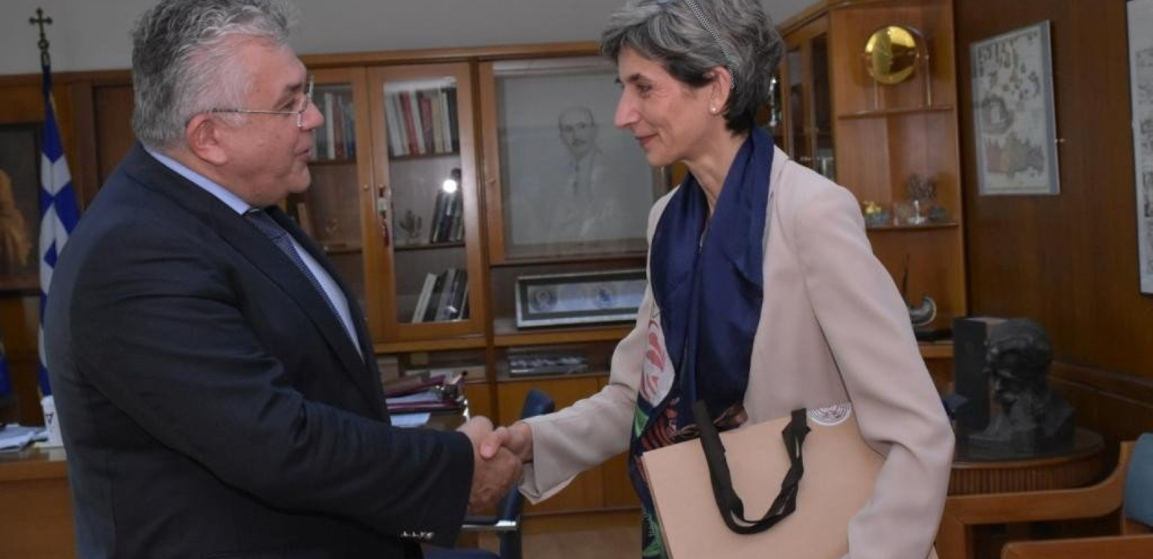 Συνάντηση του πρύτανη του ΑΠΘ με την πρέσβειρα της Μεγάλης Βρετανίας