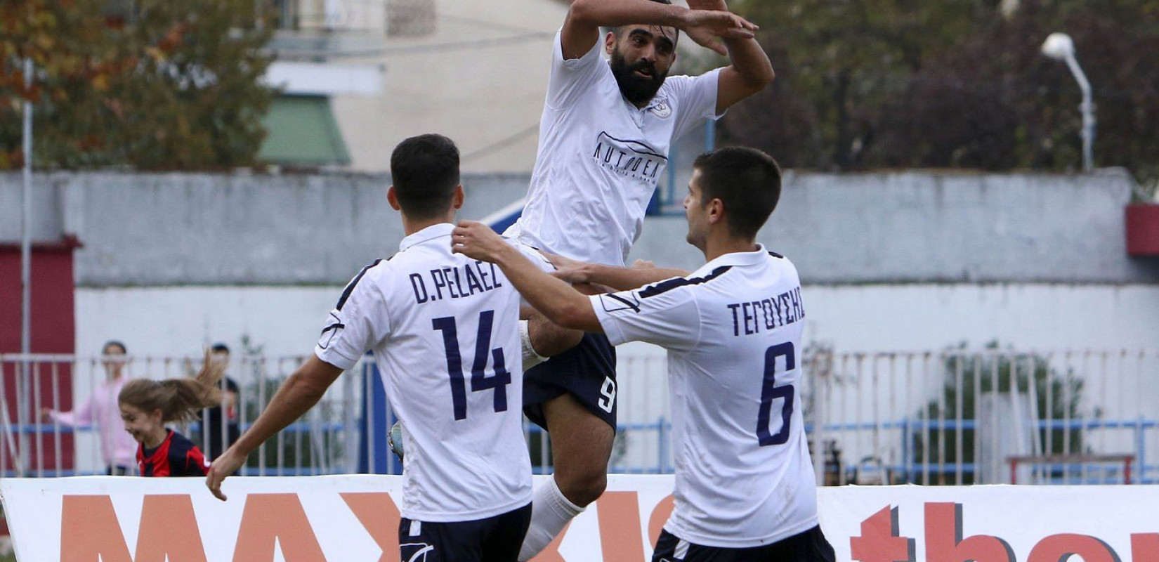 Football League: Οσμή σκανδάλου με τη μεταβίβαση των μετοχών των Τρικάλων