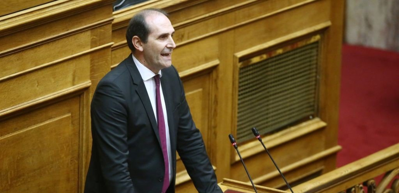 Υπέστη ανακοπή καρδιάς ο Απόστολος Βεσυρόπουλος - Μεταφέρεται στο Παπαγεωργίου