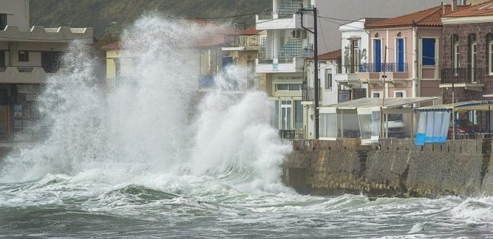 Υποχωρεί ο μεσογειακός κυκλώνας, βελτιώνεται σταδιακά ο καιρός 