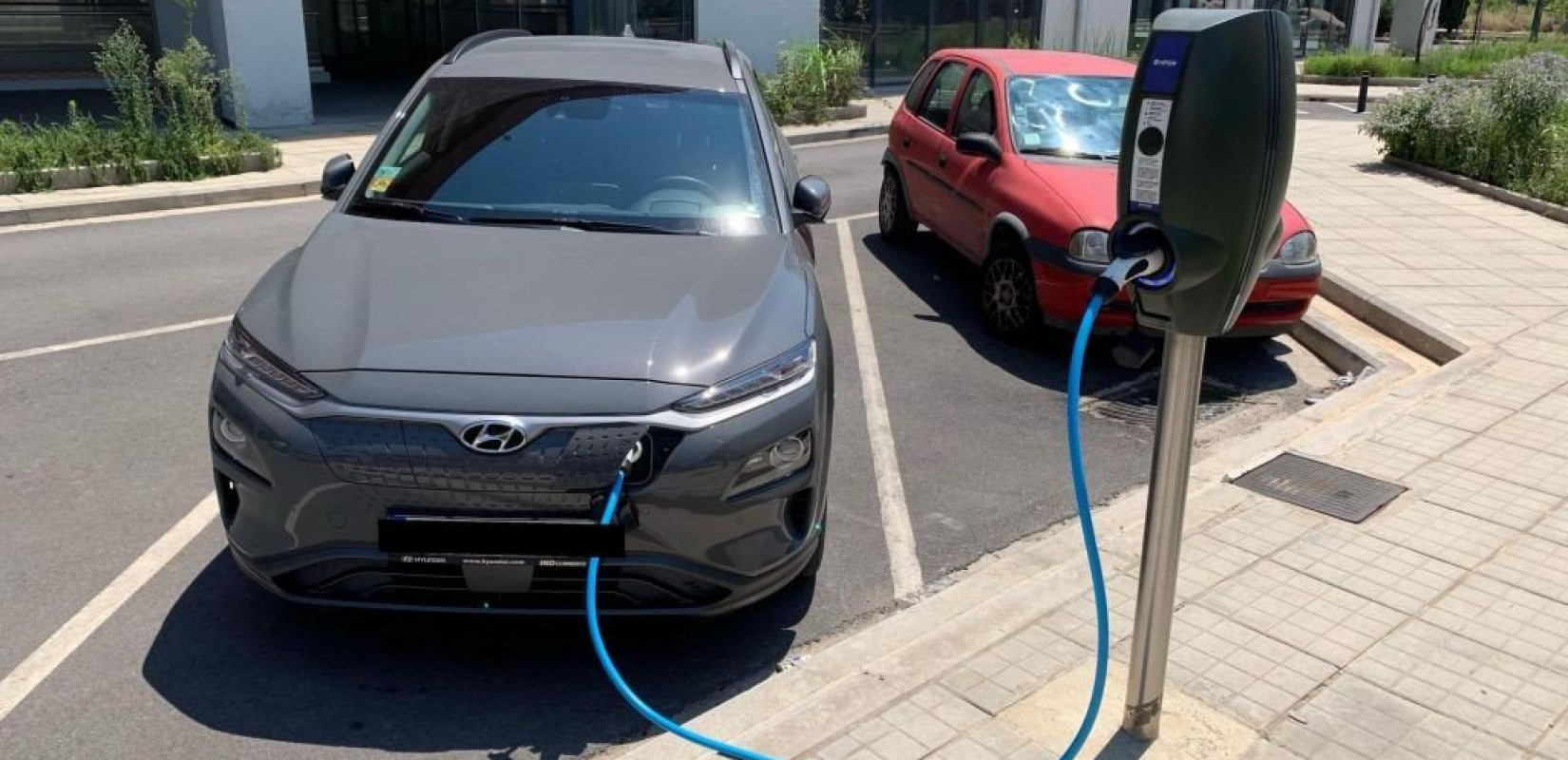 Eurostat: Στην Ελλάδα τα χαμηλότερα ποσοστά  ηλεκτρικών επιβατικών αυτοκινήτων