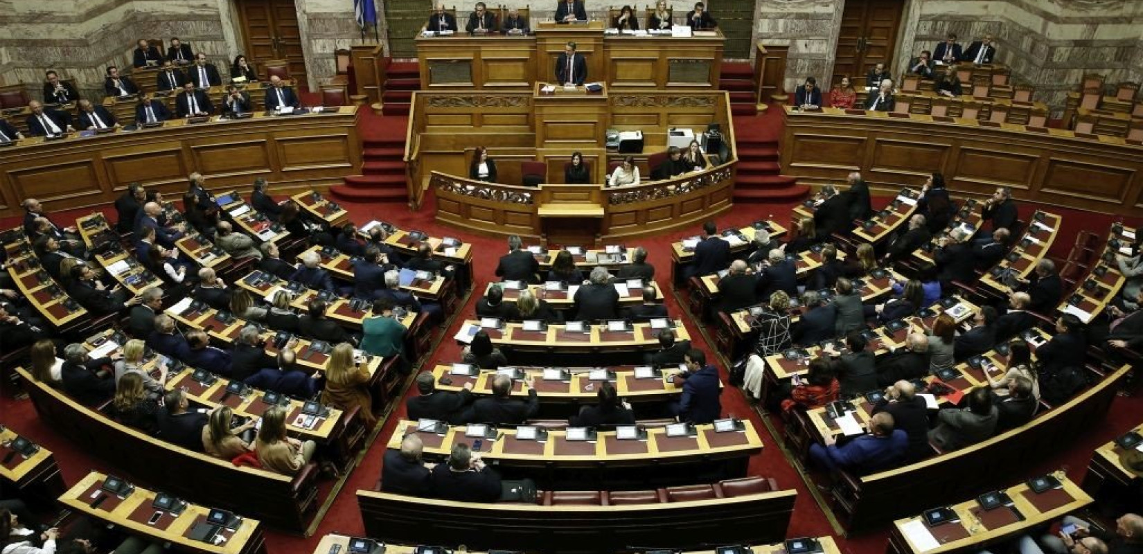 Βολές της αντιπολίτευσης κατά της κυβέρνησης για τις επιχορηγήσεις των ομοσπονδιών