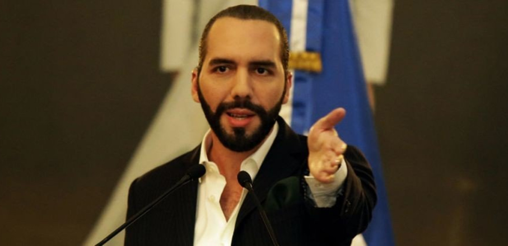 Ο πρόεδρος του Σαλβαδόρ Μπουκέλε προτείνει «ανταλλαγή κρατουμένων» στη Βενεζουέλα