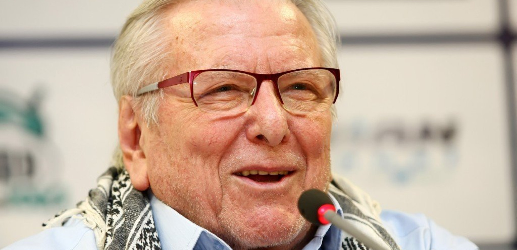 Σε λαϊκό προσκύνημα από σήμερα Πέμπτη η σορός του Κώστα Βουτσά 