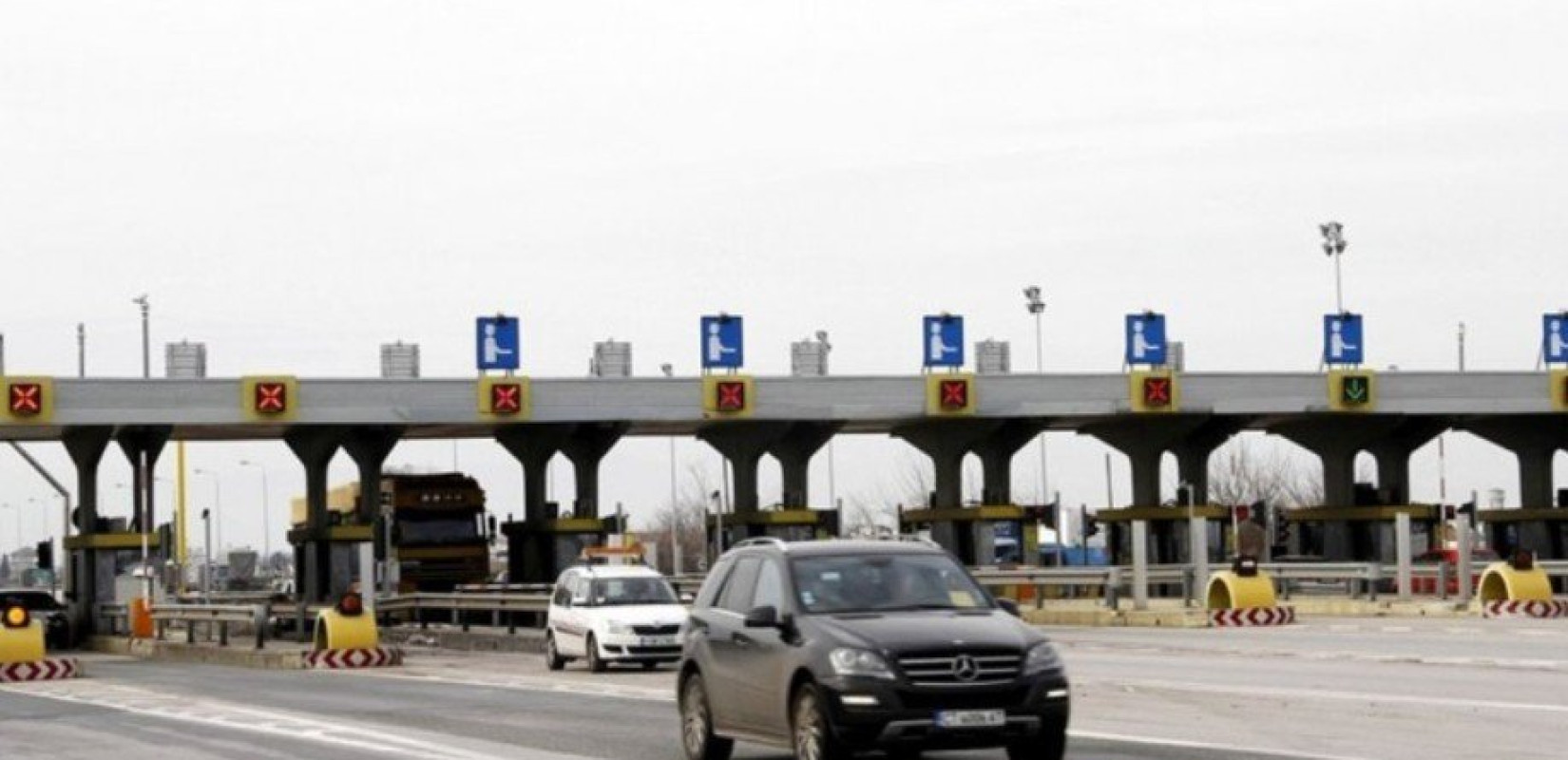 Θεσσαλονίκη: Πρόστιμο και "μεταβολή" για οκτώ οδηγούς στα διόδια των Ν. Μαλγάρων