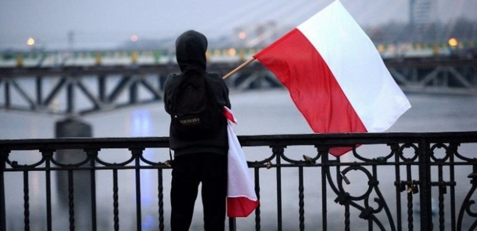 Πολωνία - Ουκρανία: «Σημείο καμπής» στις σχέσεις τους η εκταφή των θυμάτων από τις σφαγές Ουκρανών εθνικιστών στη Βολυνία