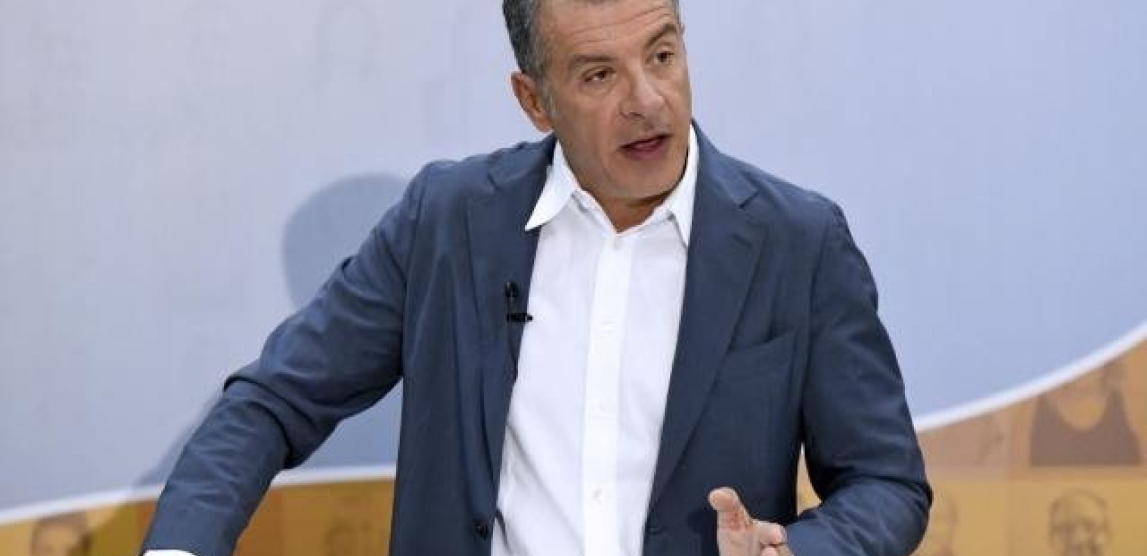 "Πυρά" Στ. Θεοδωράκη κατά βουλευτών και κομματικών "στρατών" με φόντο το Πολυτεχνείο