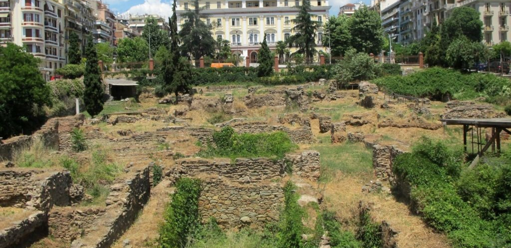 Θεσσαλονίκη: «Πράσινο φως» από το ΚΑΣ για τις αναπλάσεις στις πλατείες Δημοκρατίας και Διοικητηρίου