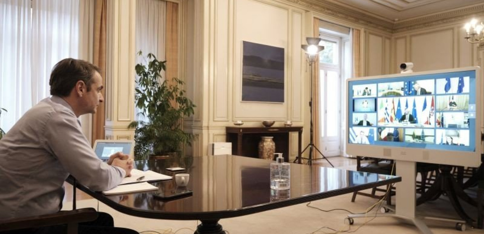 Τηλεδιάσκεψη Μητσοτάκη με παιδιά που μαθαίνουν ελληνικά σε διαφορετικές ηπείρους του πλανήτη