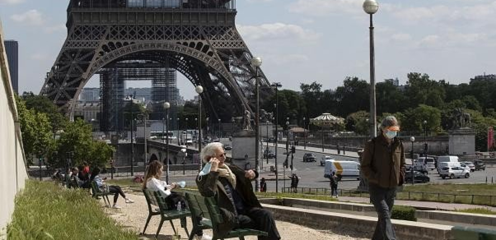 Γαλλία - Κορονοϊός: Η κυβέρνηση προτρέπει τους πολίτες να εμβολιαστούν 
