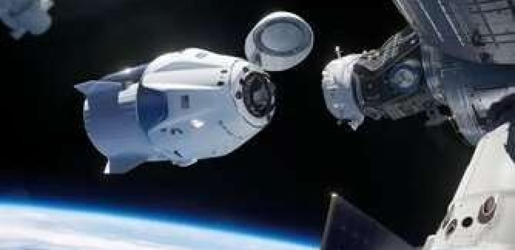 Eπέστρεψε στη Γη η κάψουλα της SpaceX - Εντυπωσιακή προσθαλάσσωση, για πρώτη φορά μετά από 45 χρόνια