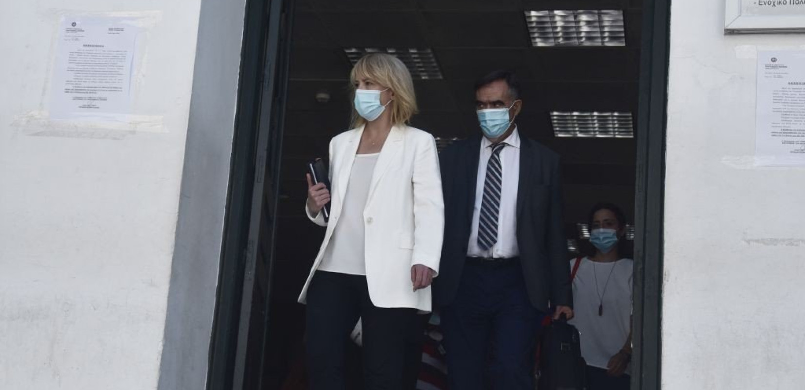 Απολογείται για την τραγωδία στο Μάτι η Ρένα Δούρου