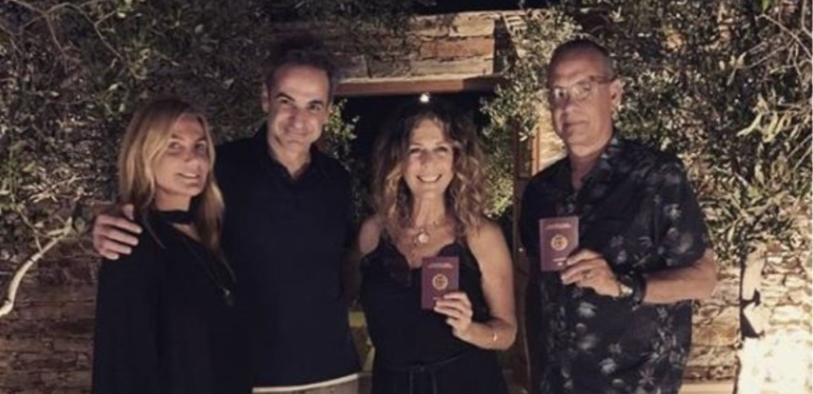 ΣΥΡΙΖΑ: «Γιατί δεν απαντά ο κ. Μητσοτάκης αν δέσμευσε τρία ελικόπτερα για τις διακοπές του;»