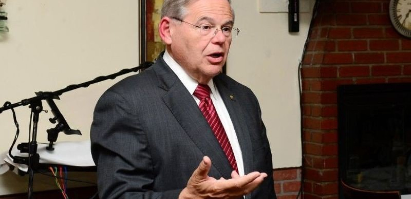 Αμετακίνητος ο Μενέντεζ: Δεν θα εγκρίνω την πώληση των F-16 στην Τουρκία γιατί απειλεί την Ελλάδα