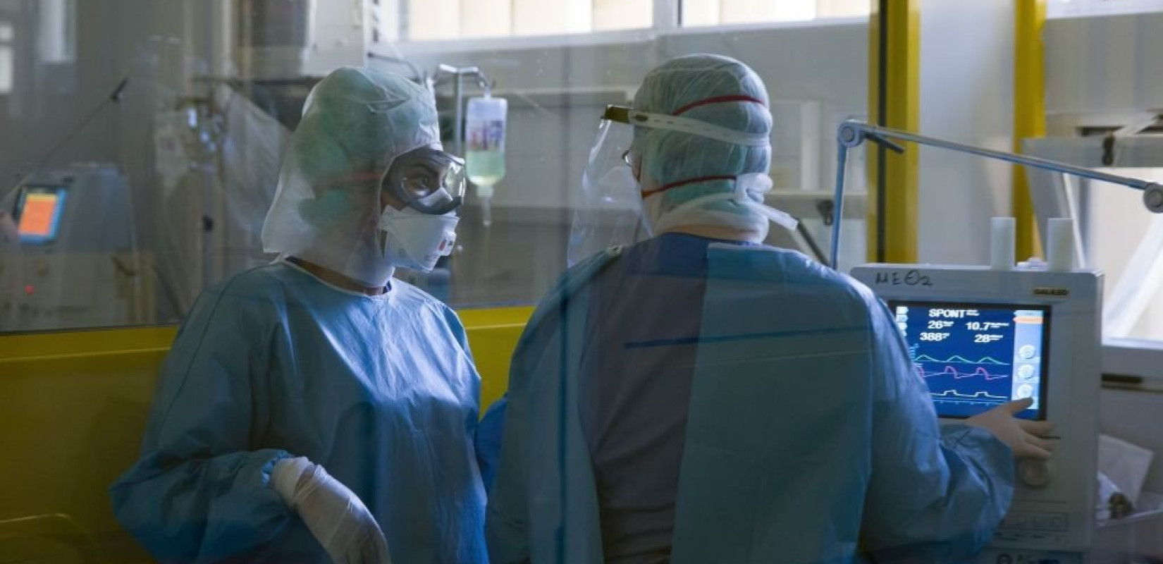 Στο "κόκκινο" λόγω covid-19 τα νοσοκομεία της Θεσσαλονίκης - Μεταφέρονται ασθενείς σε ιδιωτικές κλινικές