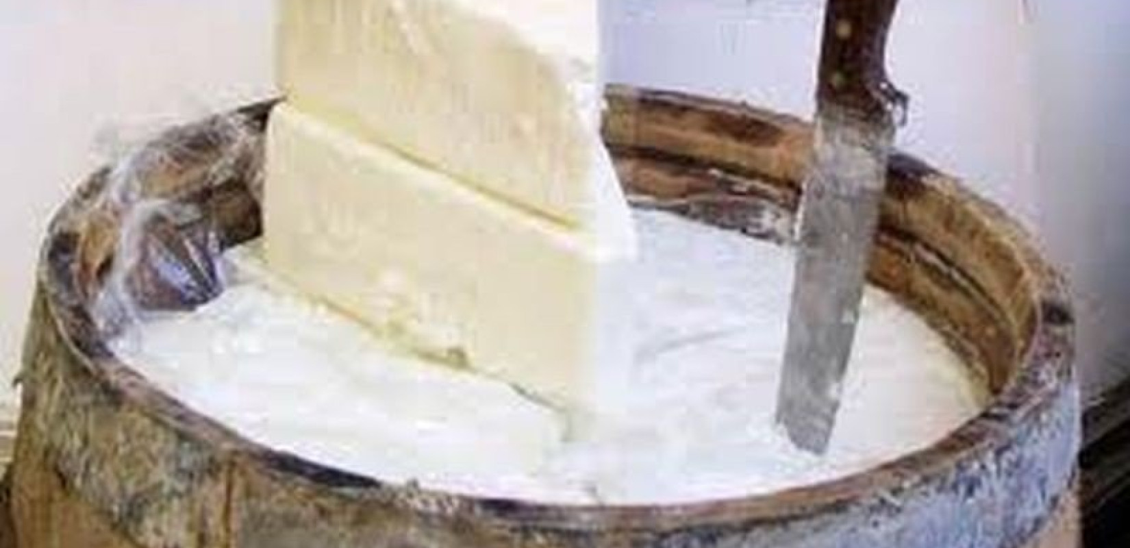 Οριστική ανάκληση σήματος Π.Ο.Π. για εταιρία που "βάφτιζε" φέτα αγελαδινό τυρί