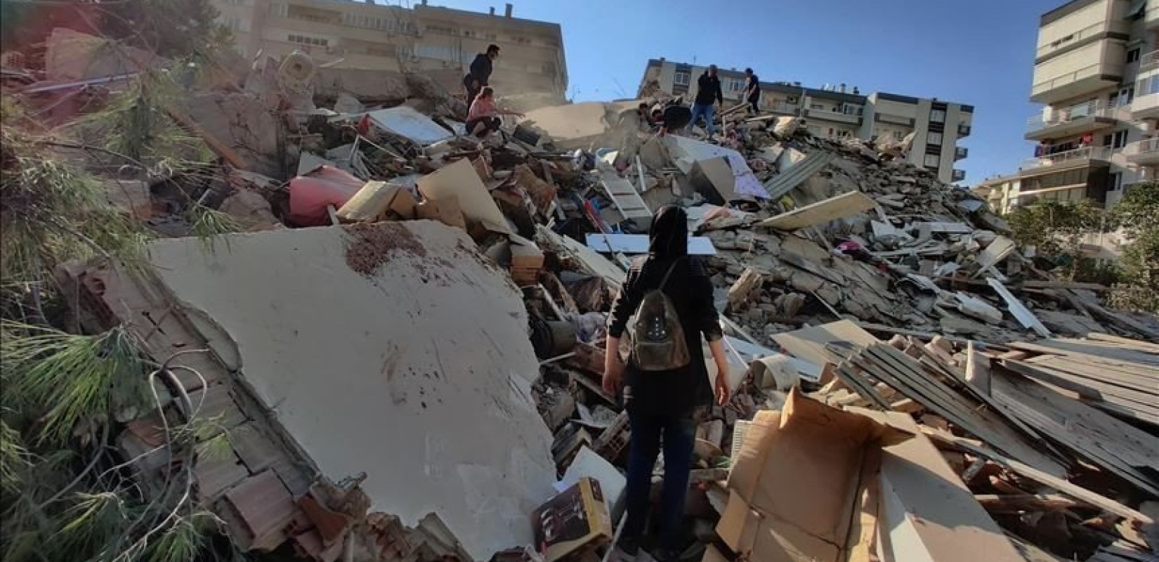 Σεισμός -Τουρκία: 17 νεκροί και 709 τραυματίες -Κατέρρευσαν κτίρια στη Σμύρνη (βίντεο)