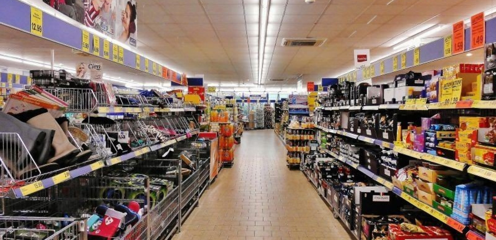  Τέλος σε ρούχα, παπούτσια, ηλεκτρονικά είδη, έπιπλα και βιβλία στα σουπερμάρκετ όσο για διαρκεί το lockdown