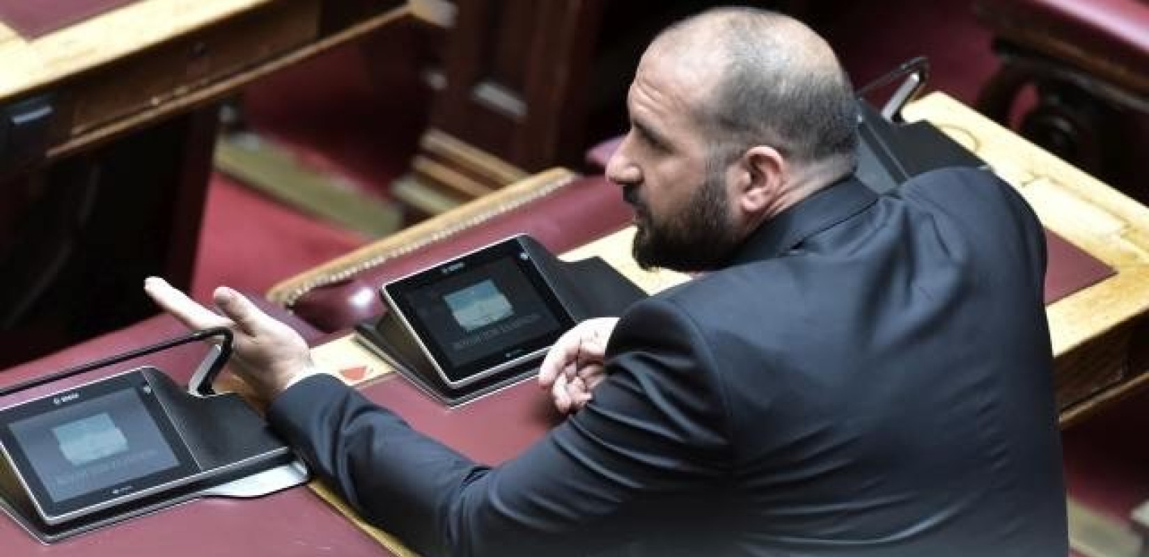 ΣΥΡΙΖΑ: Ζήτημα δημοκρατίας και δικαιωμάτων ο γάμος και η τεκνοθεσία όλων των ανθρώπων