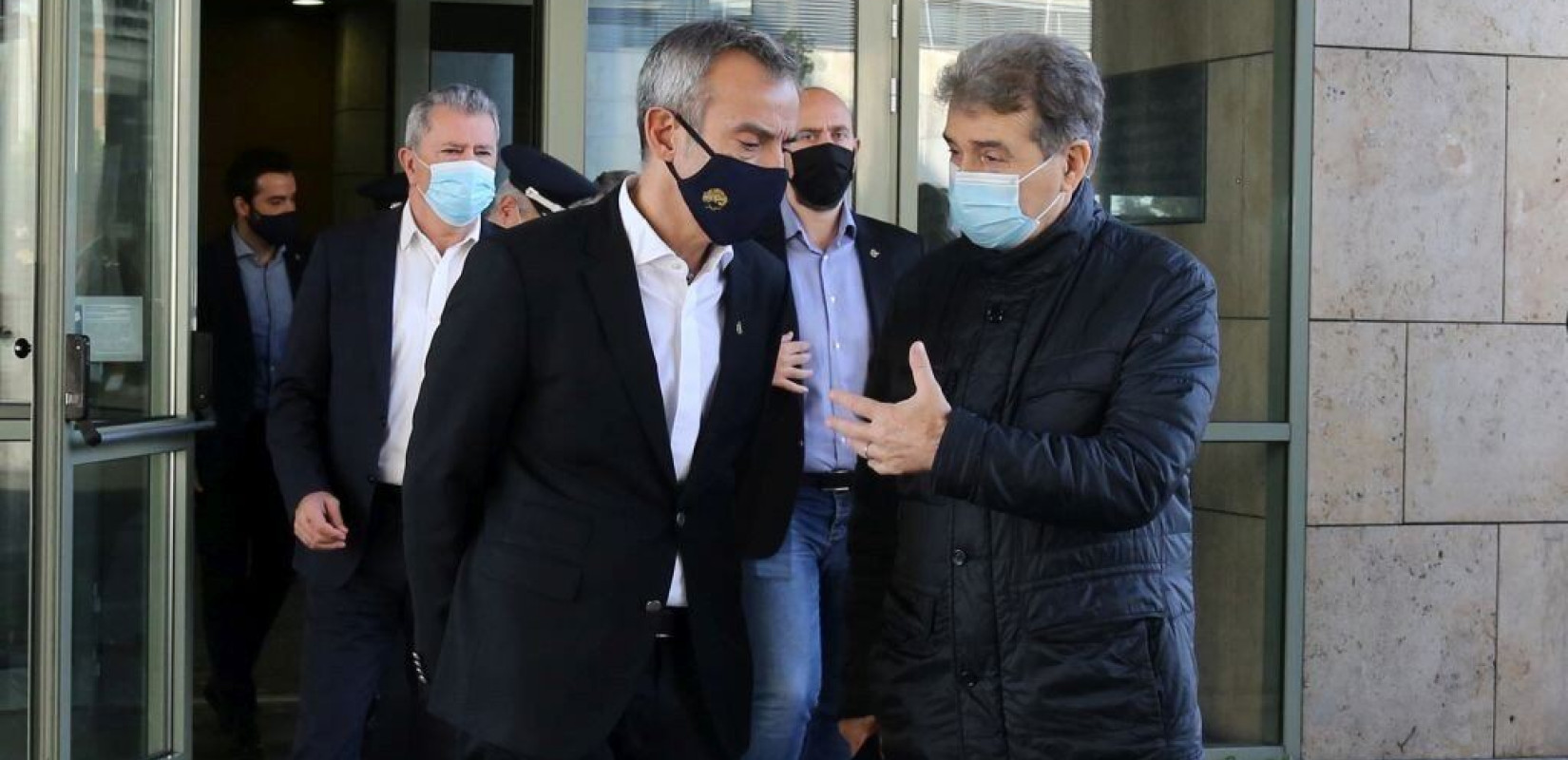 Χρυσοχοΐδης από Θεσσαλονίκη: Ας κάνουμε γιορτές τηλεφωνικά και με Skype (βίντεο)