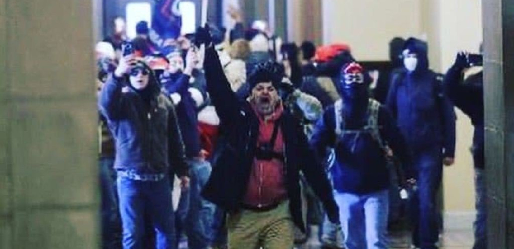 Η «αμερικανική δημοκρατία υπό πολιορκία» – O Τραμπ κατηγορούμενος στον διεθνή Τύπο