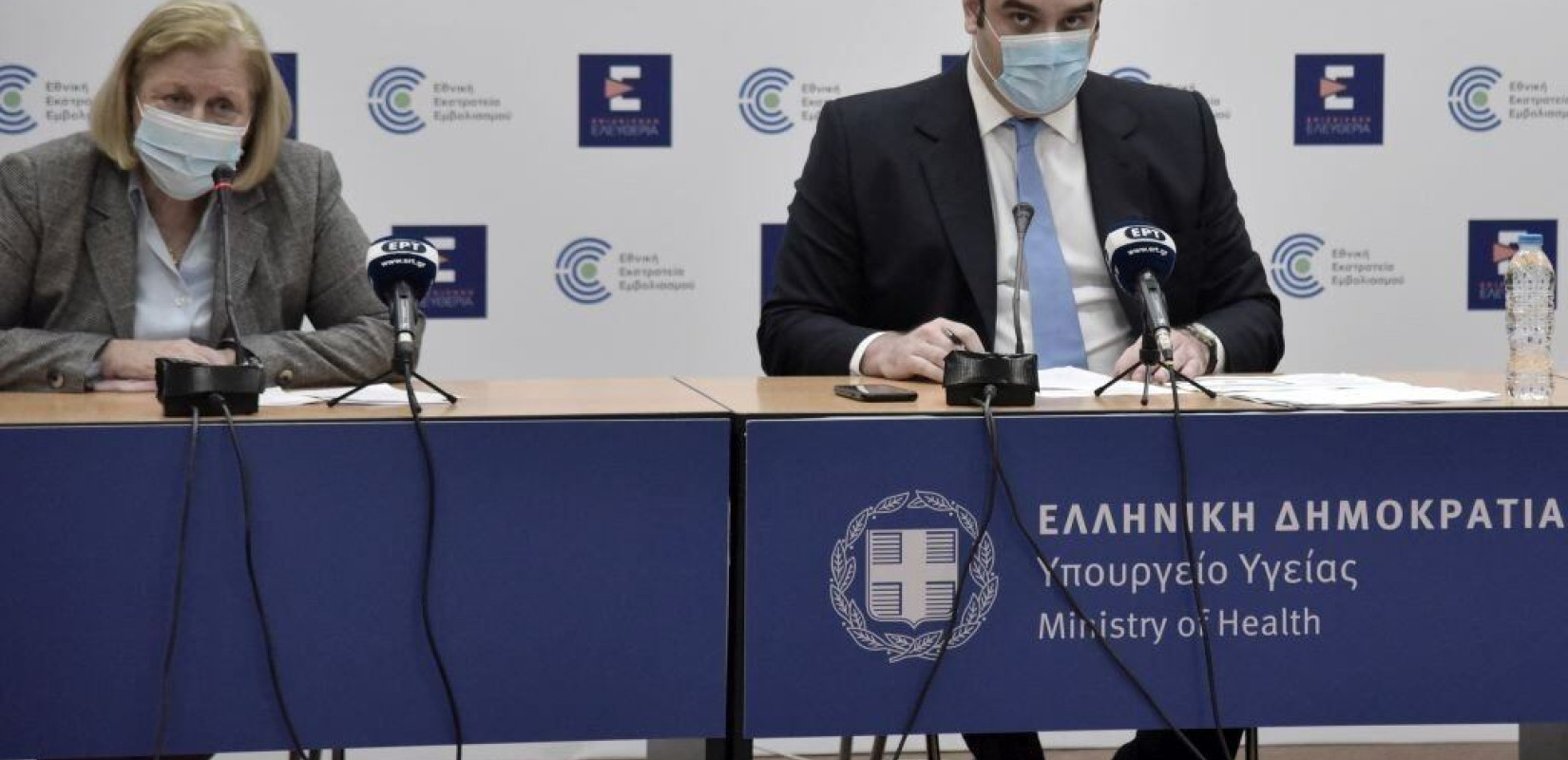 Άνοιξε η πλατφόρμα για τον εμβολιασμό των άνω των 85 -Πώς θα λειτουργεί