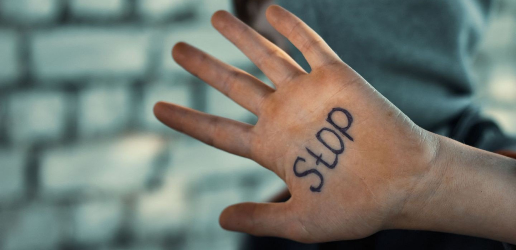 «Τους έλεγα να σταματήσουν και μου έριχναν σφαλιάρες» - Ανατριχιαστική κατάθεση του 15χρονου που βίασαν συμμαθητές του