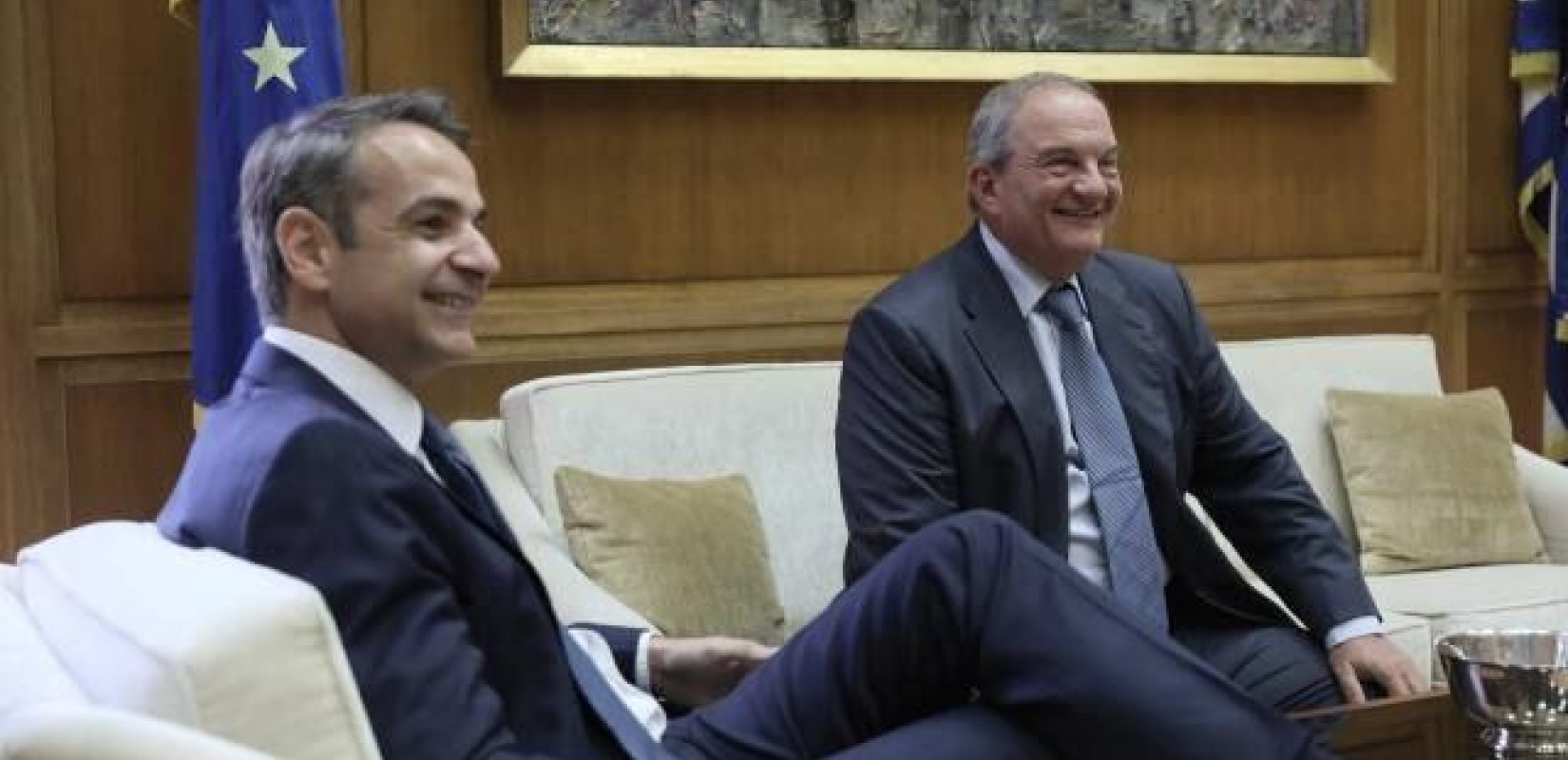 Ο Καραμανλής και τα σενάρια...