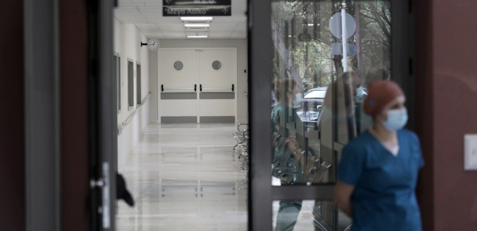 Κορονοϊός: 1.327 κρούσματα, 281 διασωληνωμένοι, 22 θάνατοι