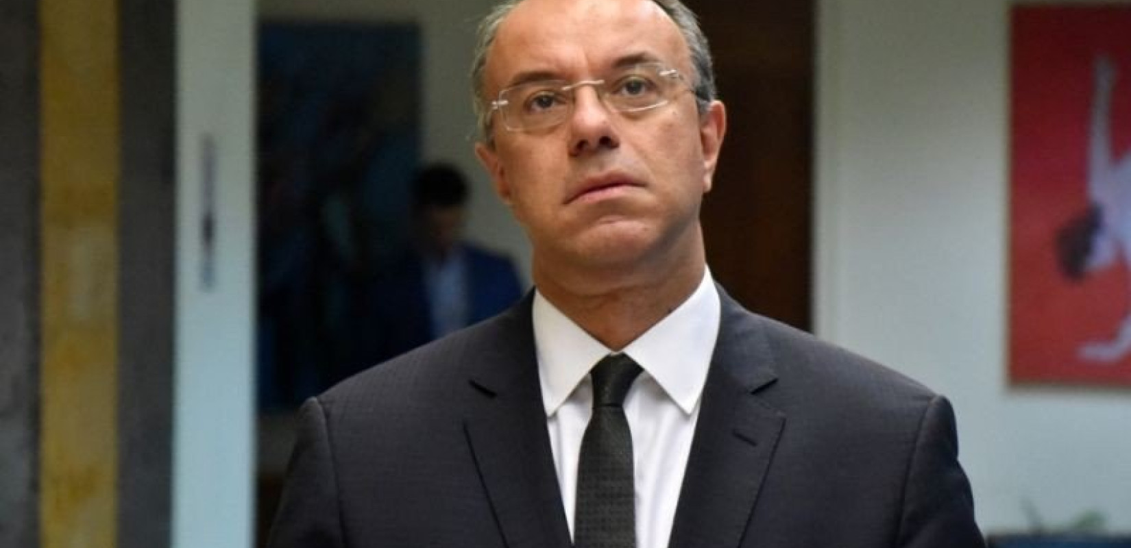 Πολιτική κόντρα Σταϊκούρα-Κατρίνη πάνω από... πρωτοχρονιάτικη πίτα 