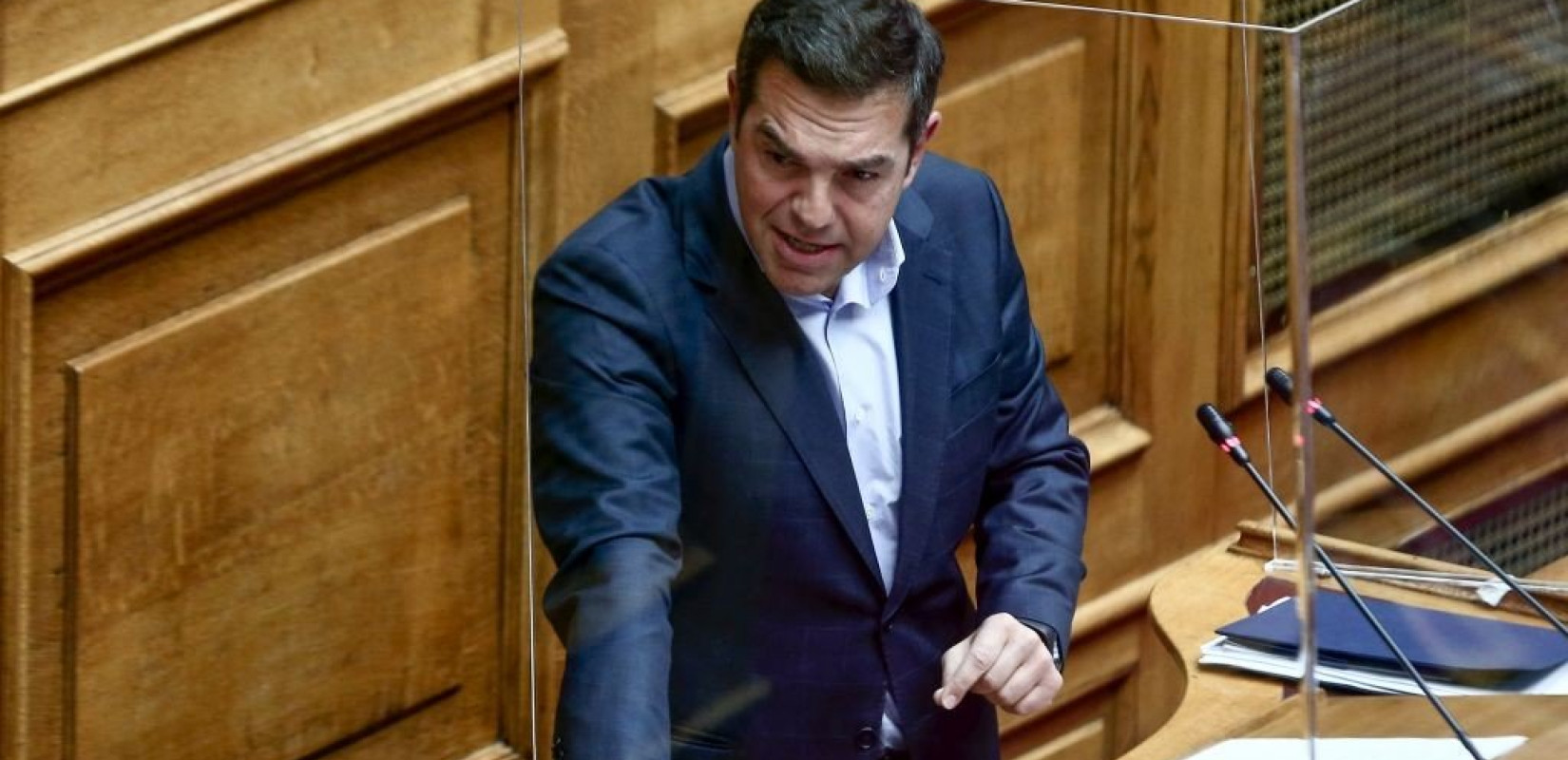 Τσίπρας κατά Μητσοτάκη για Μενδώνη: Δεν υπάρχουν πολιτικές ευθύνες;