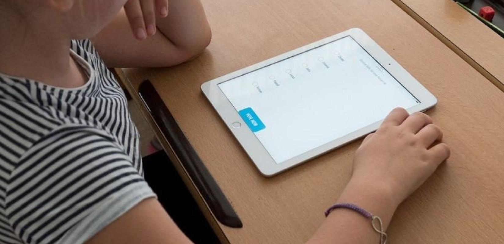 Ολλανδία: Τέλος κινητά τηλέφωνα, τάμπλετ και έξυπνα ρολόγια μέσα από τις σχολικές αίθουσες