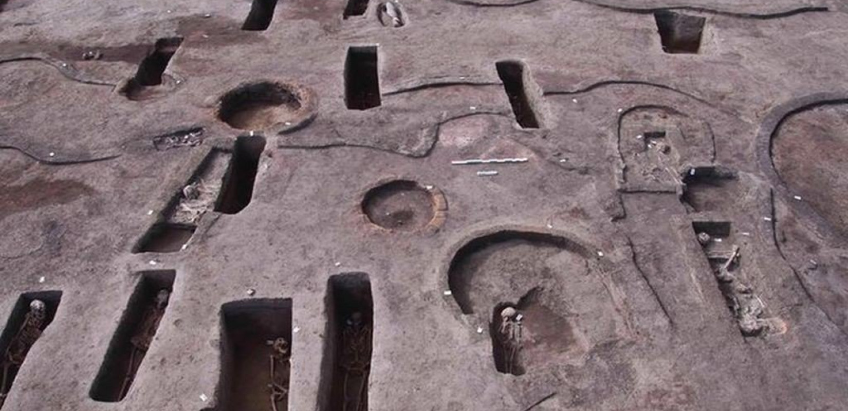 Τάφους πριν την εποχή των Φαραώ εντόπισαν Αιγύπτιοι αρχαιολόγοι (βίντεο & φωτ.)