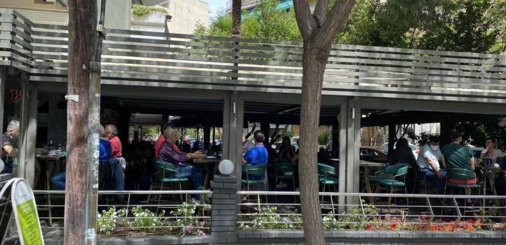 Εστίαση: Είσοδος σε "μεικτά" καταστήματα μόνο με μοριακό τεστ