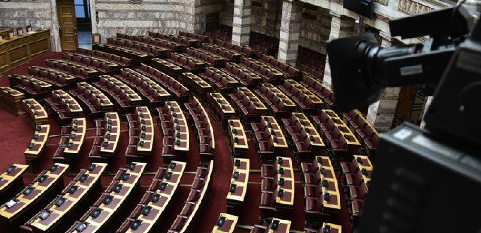 Βουλή: Υπερψηφίστηκε το νομοσχέδιο για τις λαϊκές αγορές