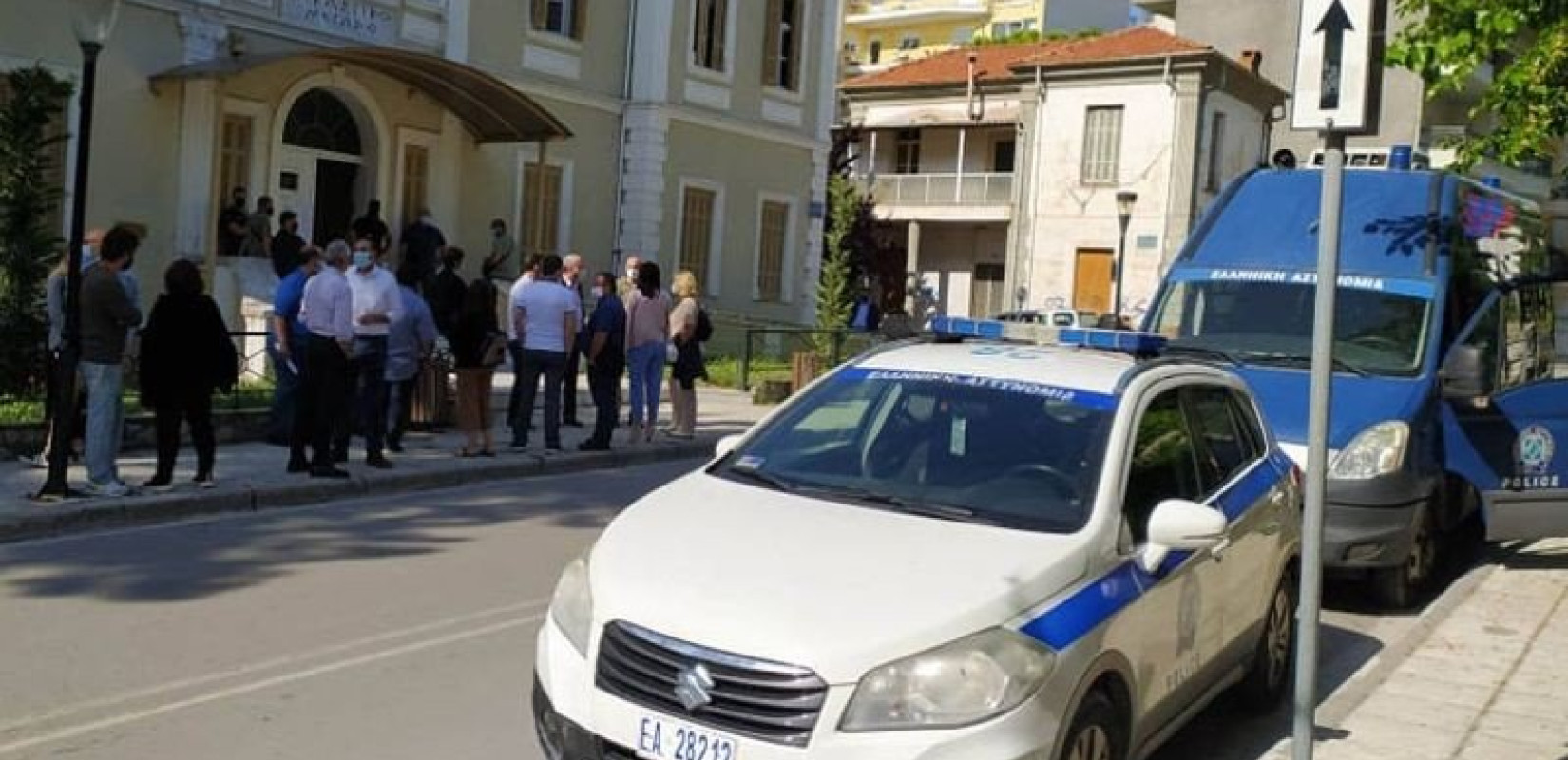 Κοζάνη: Αναβιώνει στο Εφετείο η επίθεση με τσεκούρι στη ΔΟΥ, με ένα νεκρό και 3 τραυματίες