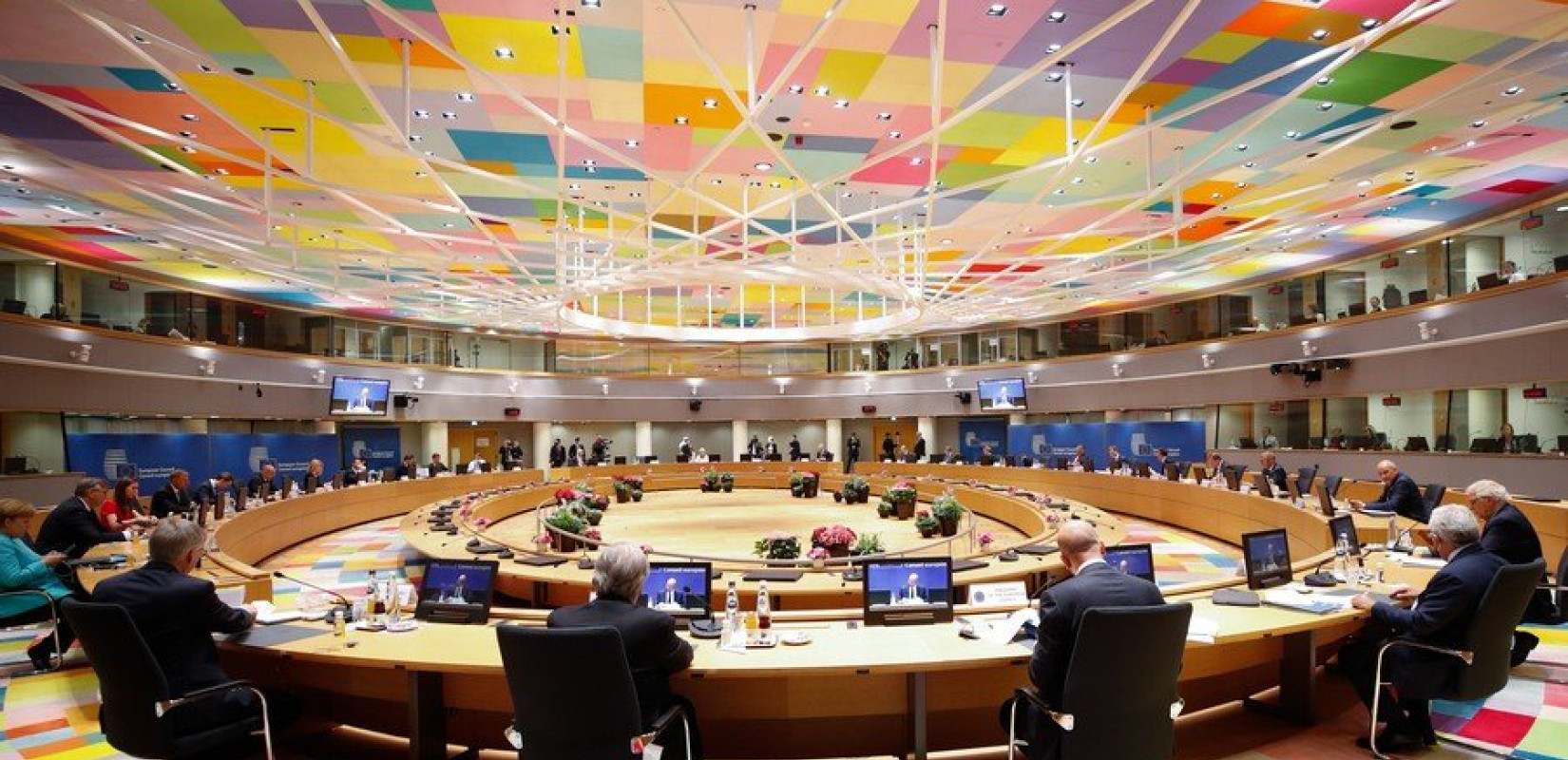 Έκτακτο Ευρωπαϊκό Συμβούλιο για τις σχέσεις ΕΕ - ΗΠΑ σήμερα στις Βρυξέλλες