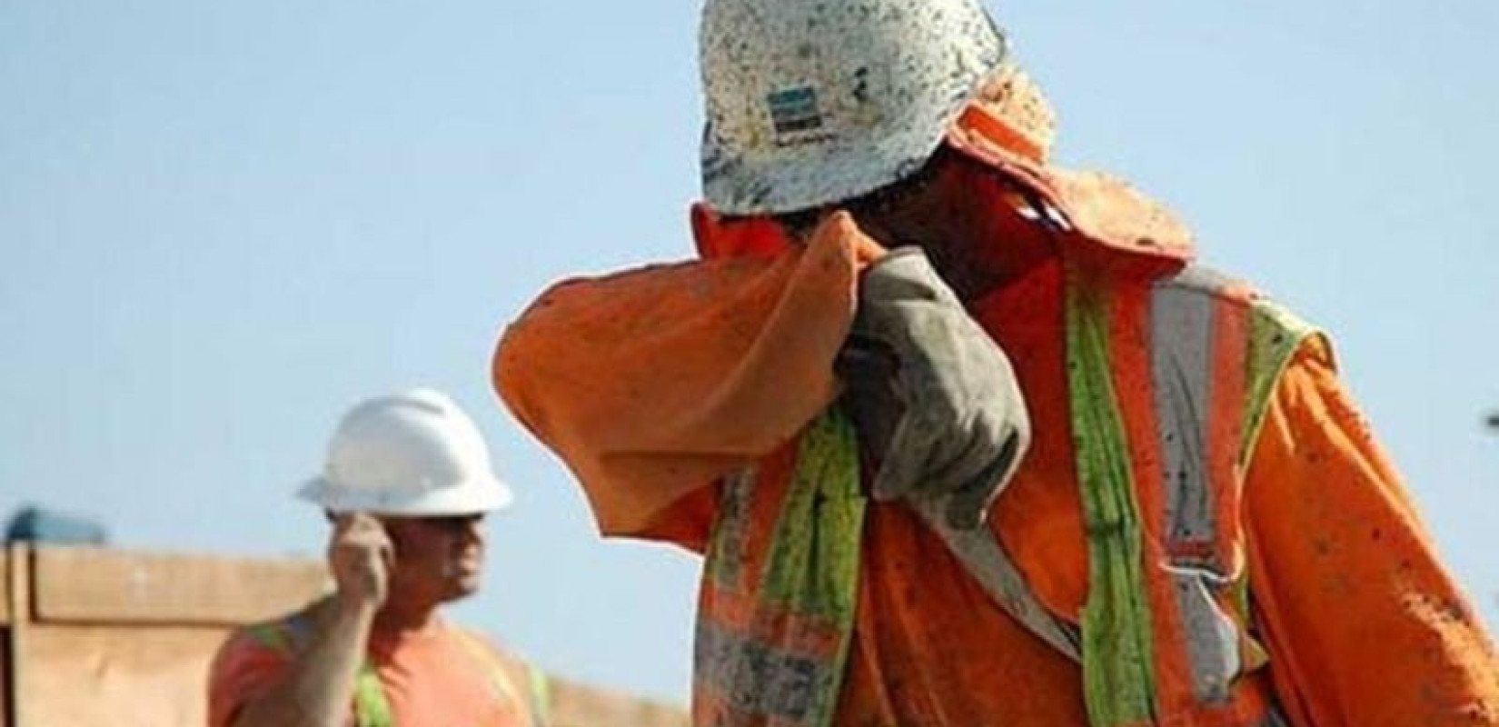 Καύσωνας: Δέκα μέτρα για την προστασία των εργαζομένων από τη θερμική καταπόνηση