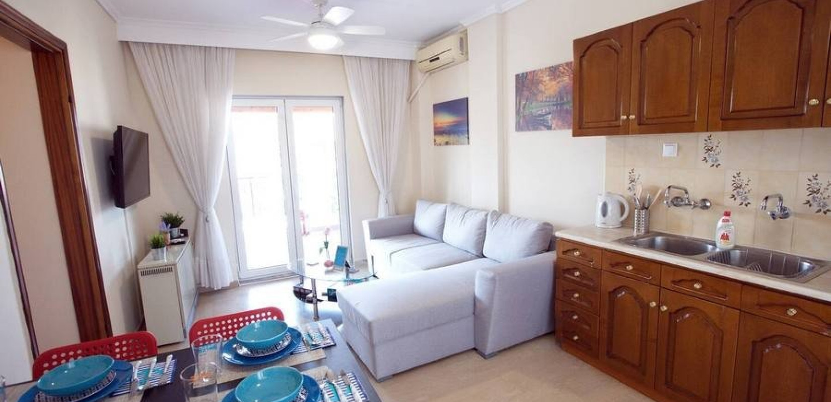 Έσοδα 4,5 δισ. ευρώ και νέο ρεκόρ για τη βραχυχρόνια μίσθωση το 2023