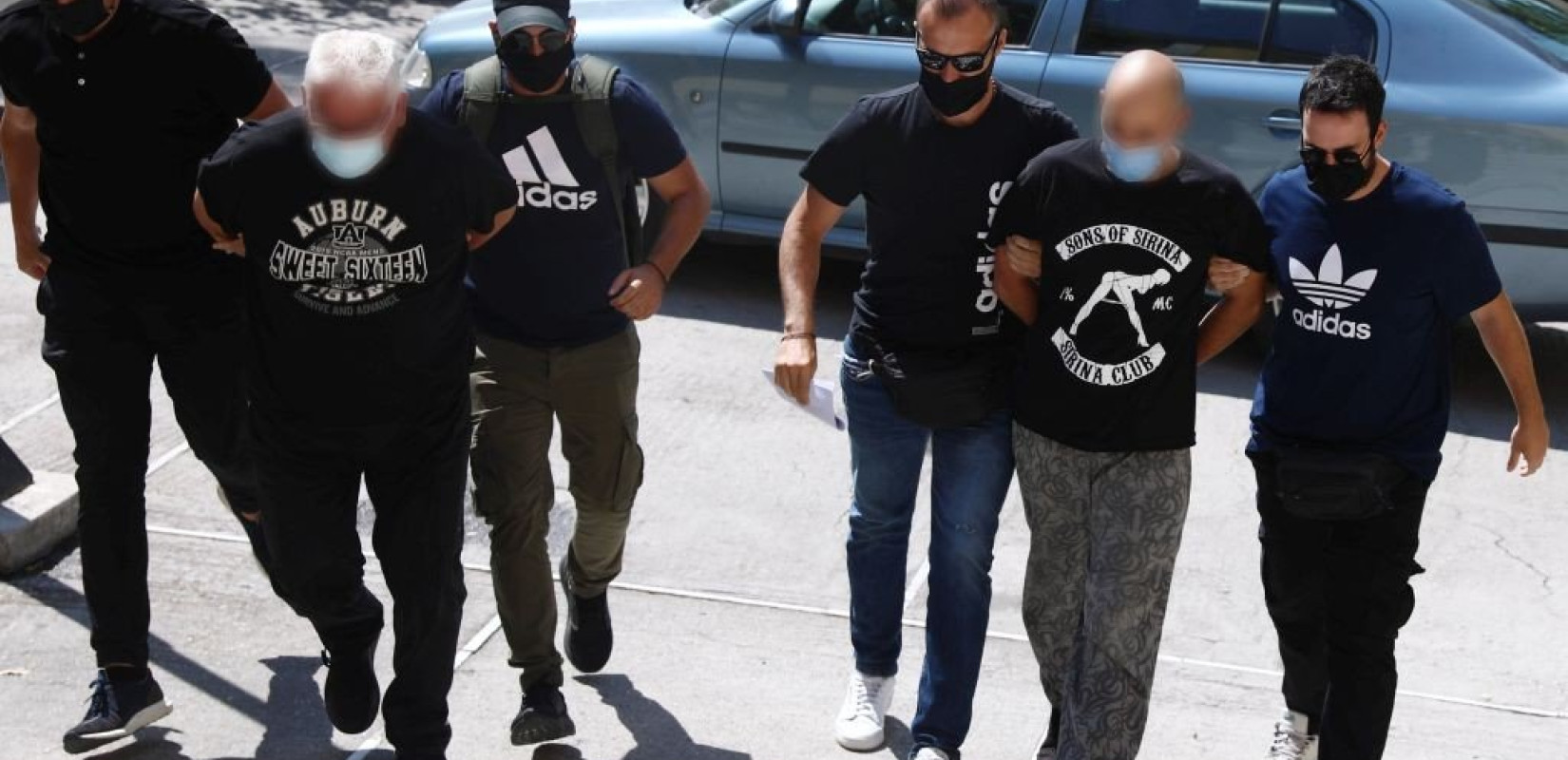 Με 14 αδικήματα «φόρτωσε» ο εισαγγελέας στον πατέρα και τον αστυνομικό που βίαζαν τη 19χρονη (φωτ.)