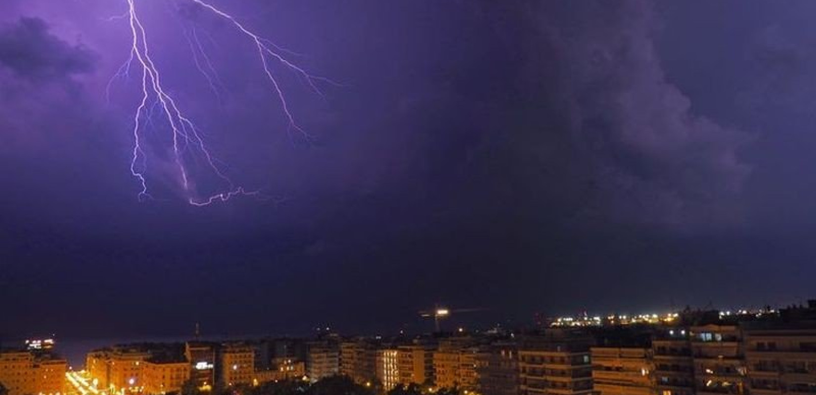 Επιδείνωση των καιρικών φαινομένων από αύριο με βροχές, χαλάζι και κεραυνούς