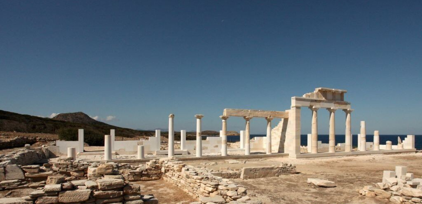 Δεσποτικό: Ολοκληρώθηκαν οι εργασίες αναστήλωσης στον αρχαϊκό ναό και το εστιατόριο του Ιερού του Απόλλωνα