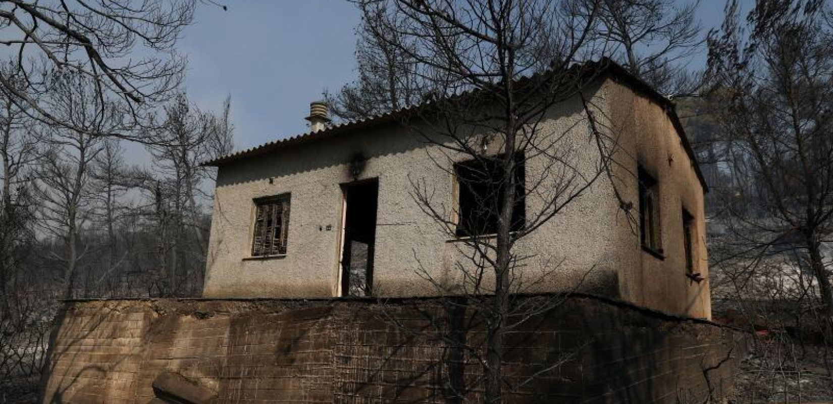 Βίλια-Κραυγή αγωνίας από τον πρόεδρο του οικισμού Πανοράματος: «Αν πιάσει βοριάς θα γίνουμε σαν το Μάτι» (Βίντεο)
