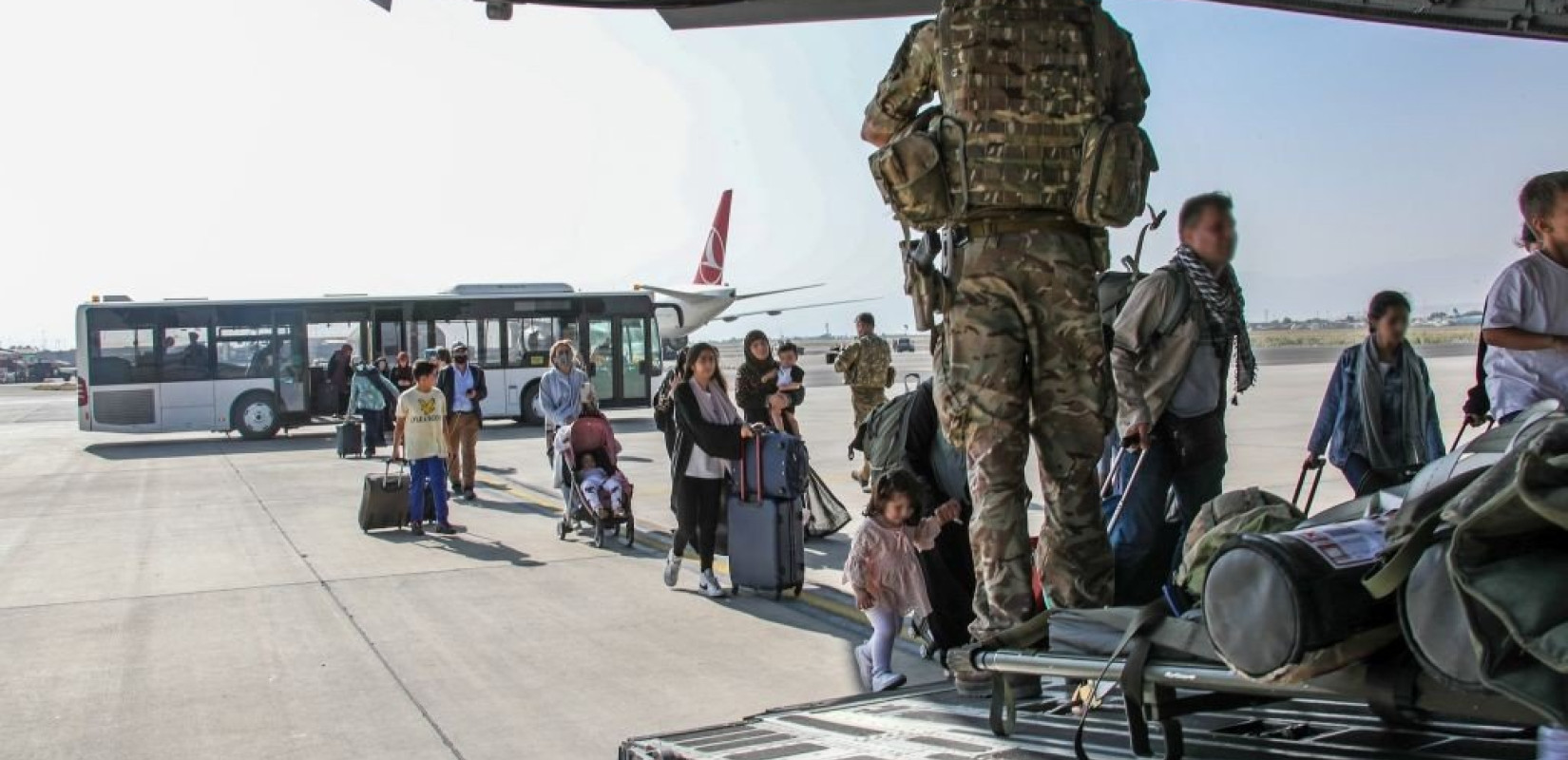 Αφγανιστάν: Συναγερμός στο αεροδρόμιο της Καμπούλ μετά από πληροφορίες για επίθεση αυτοκτονίας